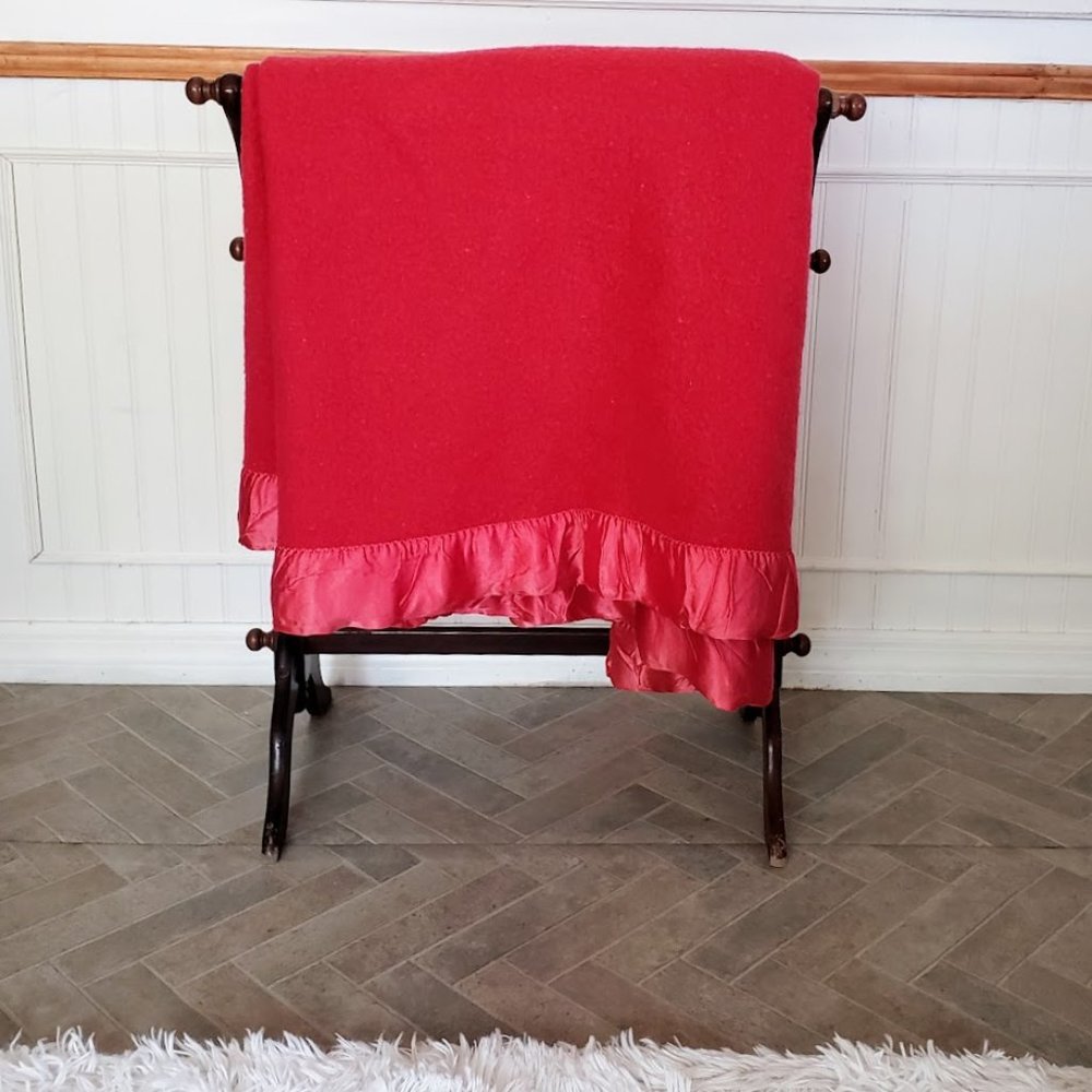 SOLD Mariposa Wool Blanket Shuler & Benninghofen All Wool Red Satin Edge 73x85
